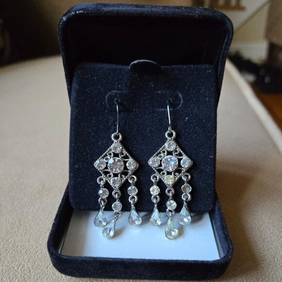 Beautiful hanging earrings - Picture 2 of 4